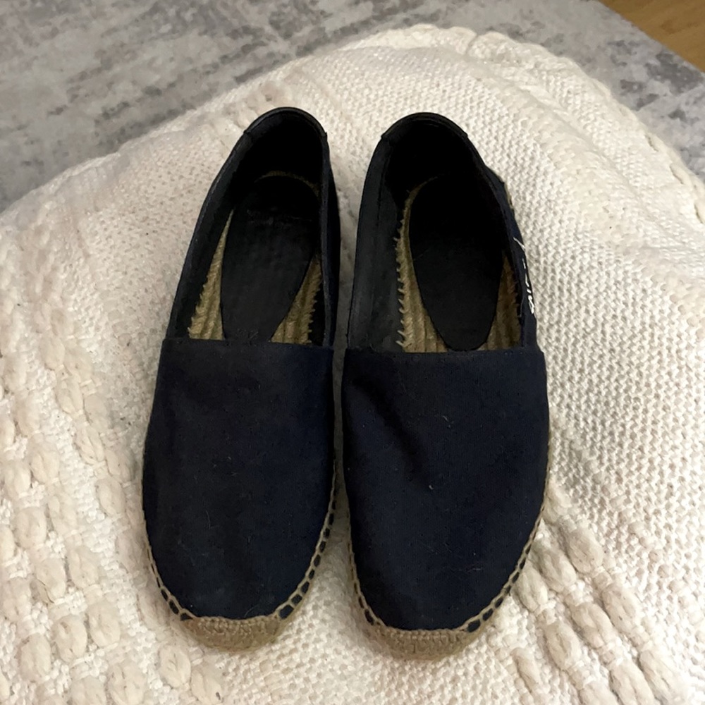 Saint Laurent Signature Espadrilles